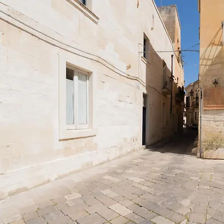 Apartment Essential By Dimora Barocca